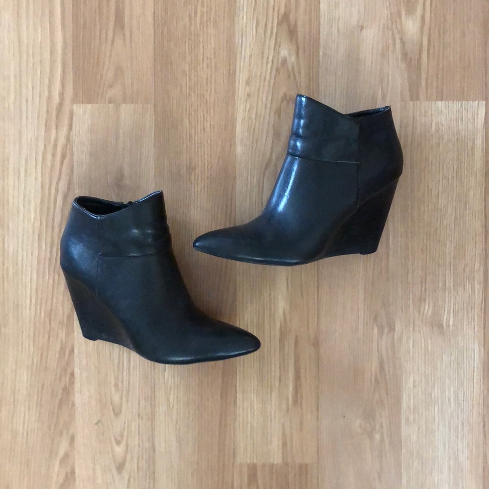 Nine West pointed toe booties